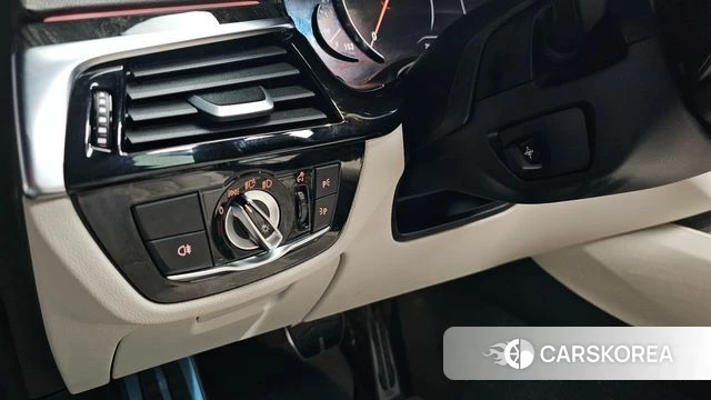 BMW 6 Series GT (G32) 2018 Черный из Кореи, фото 4
