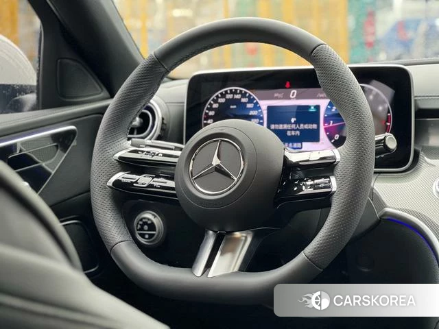 Mercedes-Benz Class C 2025 Белый из Китая, фото 4