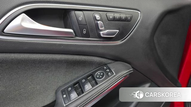 Mercedes-Benz A-Class W176 id 4385098 из Кореи 4