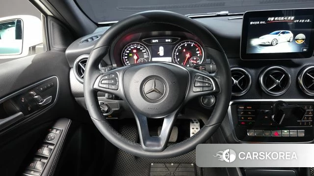 Mercedes-Benz A-Class W176 2018 Белый из Кореи, фото 4