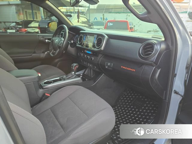 Toyota Tacoma 2018 Цвет галактики из Кореи, фото 4