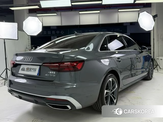 Audi A4L 2023 Темно-серый из Китая, фото 4