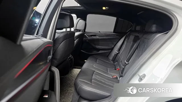 BMW 5 Series (G30) 2022 Белый из Кореи, фото 4