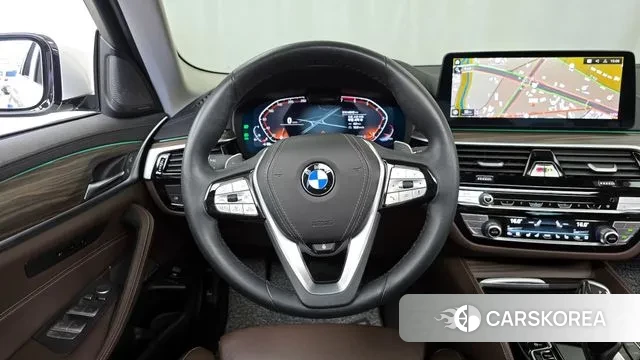 BMW 5 Series (G30) 2022 Белый из Кореи, фото 4