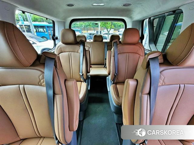 Hyundai Staria 2022 Белый из Кореи, фото 4