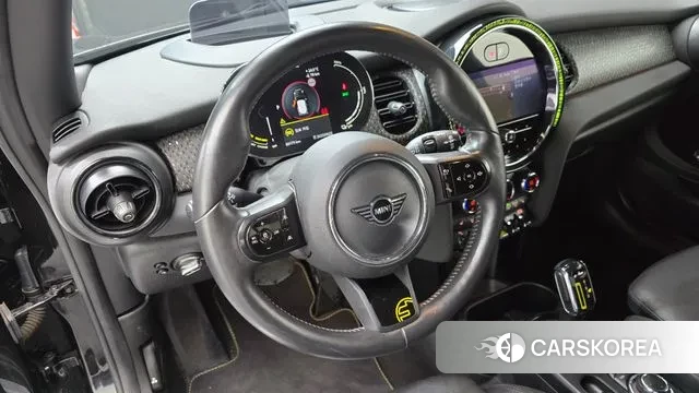 Mini Cooper Electric 2022 Черный из Кореи, фото 4