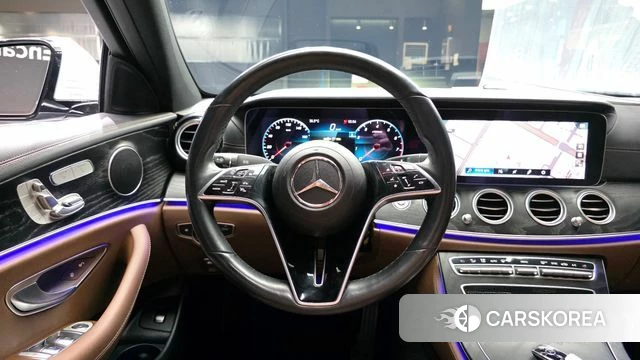 Mercedes-Benz E-Class W213 2023 Серебряный из Кореи, фото 4