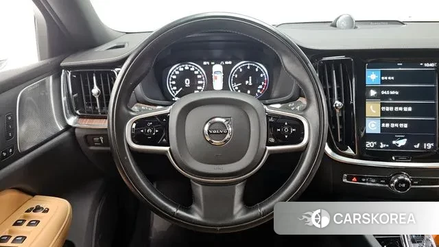 Volvo S60 3rd generation 2021 Белый из Кореи, фото 4