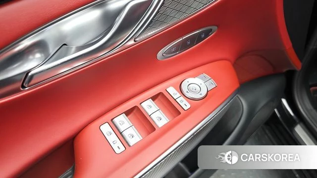Genesis GV70 2021 Черный из Кореи, фото 4