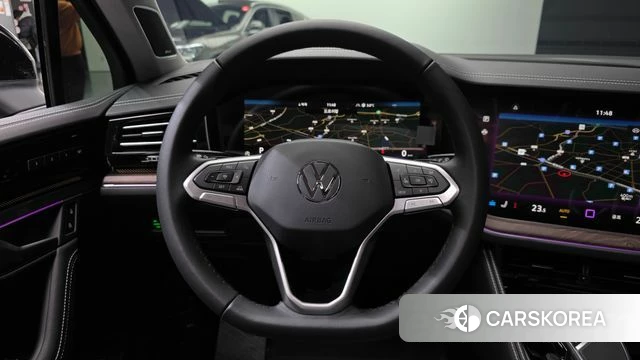 Volkswagen Touareg 3rd generation 2025 Черный из Кореи, фото 4