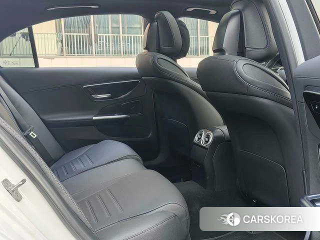 Mercedes-Benz Class C 2024 Белый из Китая, фото 4