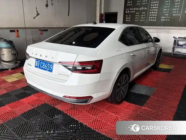Skoda Superb 2022 Белый из Китая, фото 4