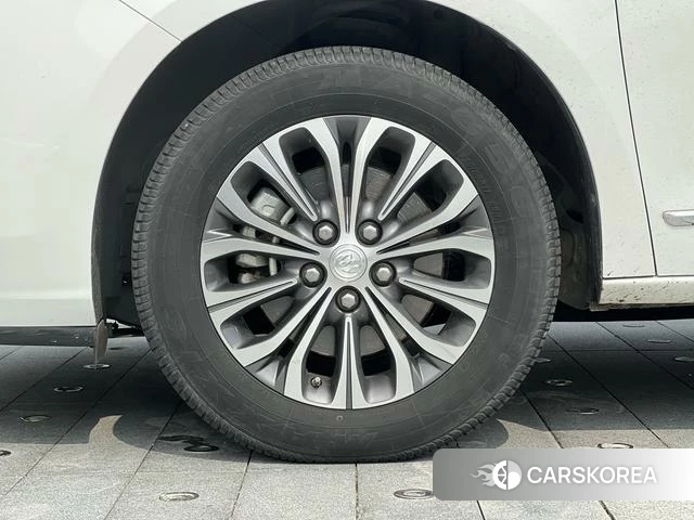 Buick GL8 2020 Белый из Китая, фото 4