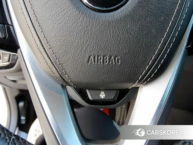 BMW 5 Series (G30) 2018 Белый из Кореи, фото 4