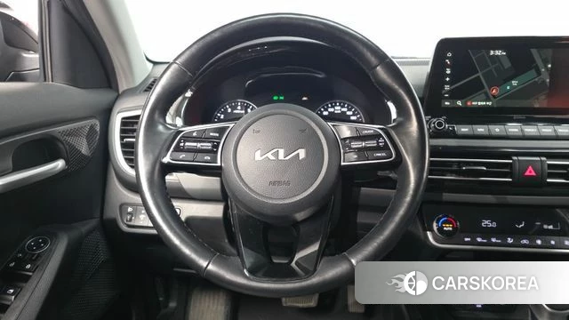 Kia Seltos 2022 Черный из Кореи, фото 4