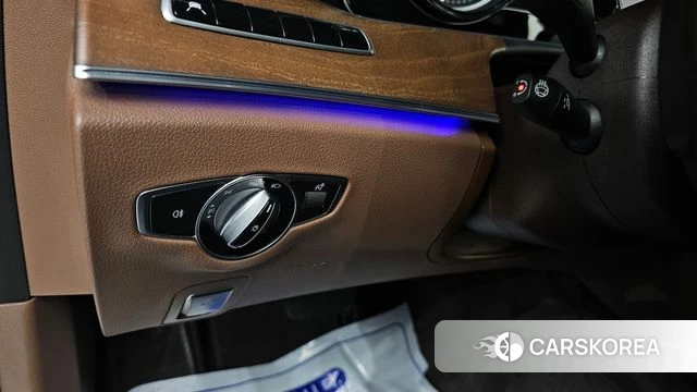 Mercedes-Benz E-Class W213 2019 Белый из Кореи, фото 4