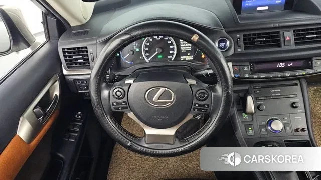 Lexus CT200h 2018 Серебристо-серый из Кореи, фото 4