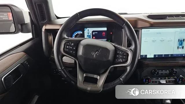 Ford Bronco 6th Generation 2022 Цвет галактики из Кореи, фото 4