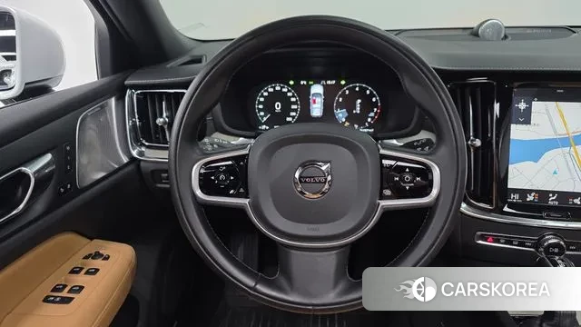 Volvo V60 Cross-Country 2nd Generation 2020 Белый из Кореи, фото 4