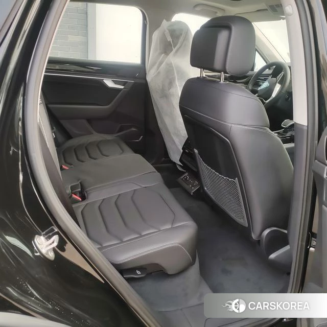 Volkswagen Touareg 2025 Черный из Китая, фото 4