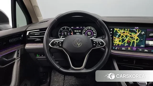 Volkswagen Touareg 3rd generation 2023 Черный из Кореи, фото 4