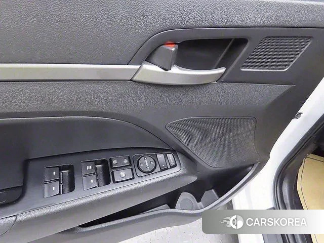Hyundai Avante AD 2018 Белый из Кореи, фото 4