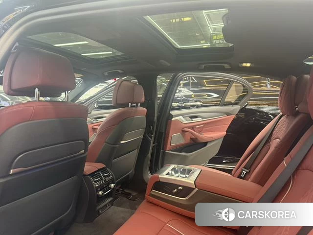 BMW 5 series 2021 Черный из Китая, фото 4