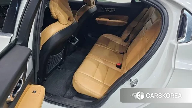 Volvo S60 3rd generation 2021 Белый из Кореи, фото 4