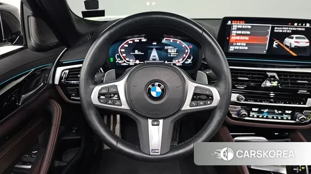 BMW 5 Series (G30) 2023 Белый из Кореи, фото 4