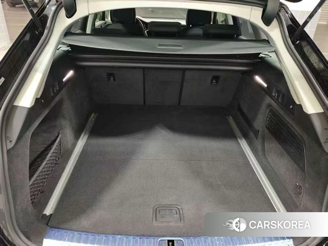 Audi A6 (import) 2023 Черный из Китая, фото 4