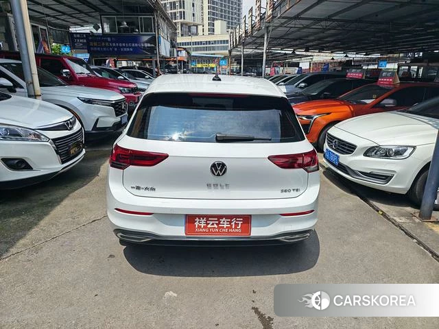 Volkswagen Golf 2022 Белый из Китая, фото 4