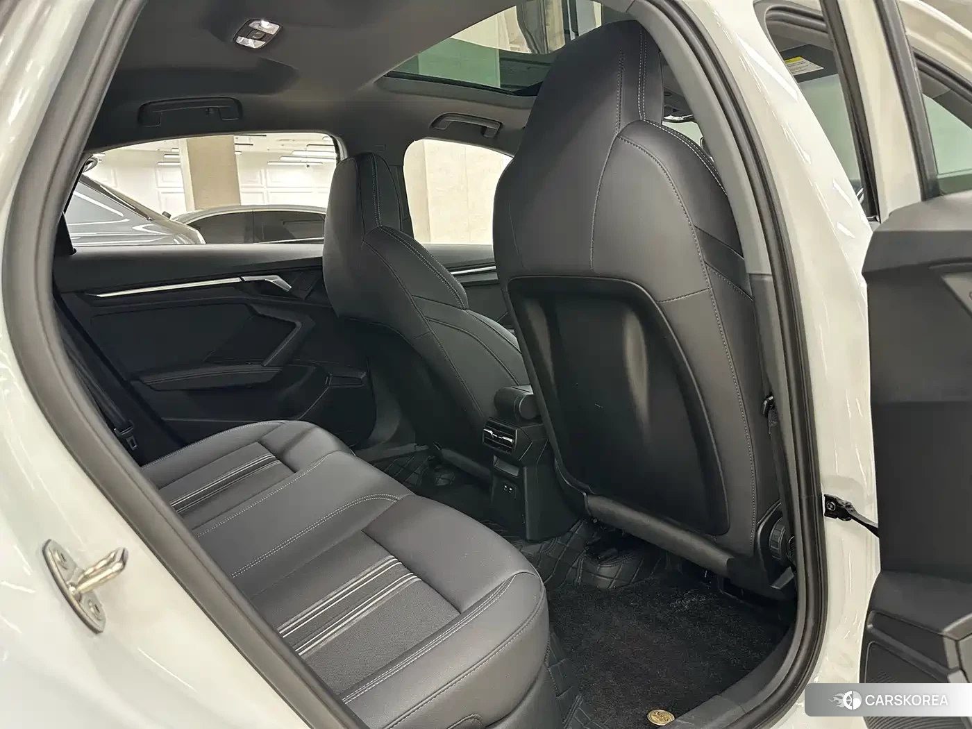 Audi A3 2023 Белый из Китая, фото 4
