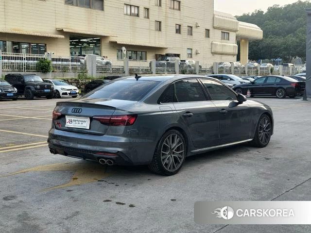 Audi S4 2025 Темно-серый из Китая, фото 4
