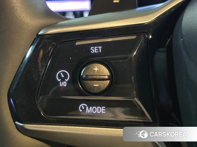 BMW 5 Series (G60) 2025 Черный из Кореи, фото 4