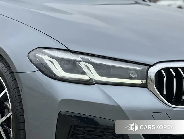 BMW 5 series (imported) 2022 Серебристо-серый из Китая, фото 4