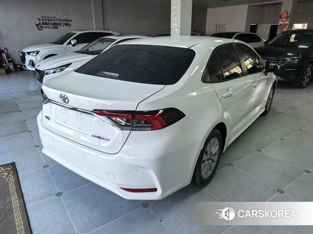 Toyota Corolla 2022 Белый из Китая, фото 4