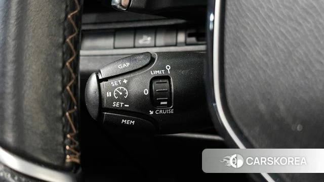 Peugeot 5008 second generation 2021 Белый из Кореи, фото 4