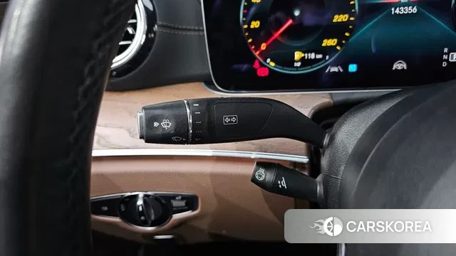 Mercedes-Benz E-Class W213 2021 Серый из Кореи, фото 4