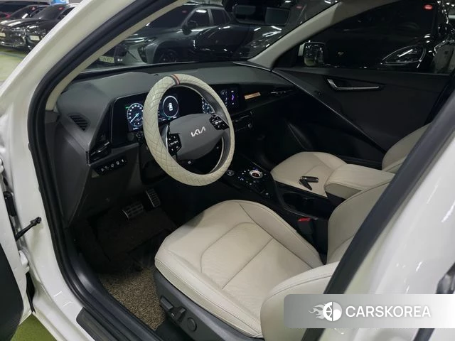 Kia Di Ol Nu Niro 2023 Белый из Кореи, фото 4