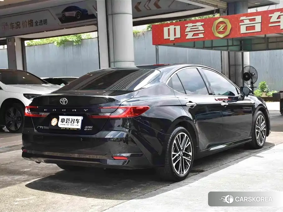 Toyota Camry 2024 Черный из Китая, фото 4