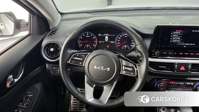 Kia The New K3 2nd generation 2023 Белый из Кореи, фото 4