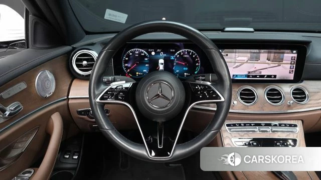 Mercedes-Benz E-Class W213 2021 Белый из Кореи, фото 4