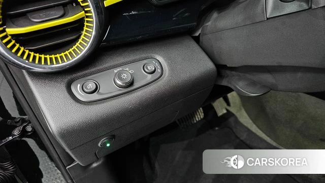 Chevrolet (GM Daewoo) Trax Crossover 2023 Черный из Кореи, фото 4