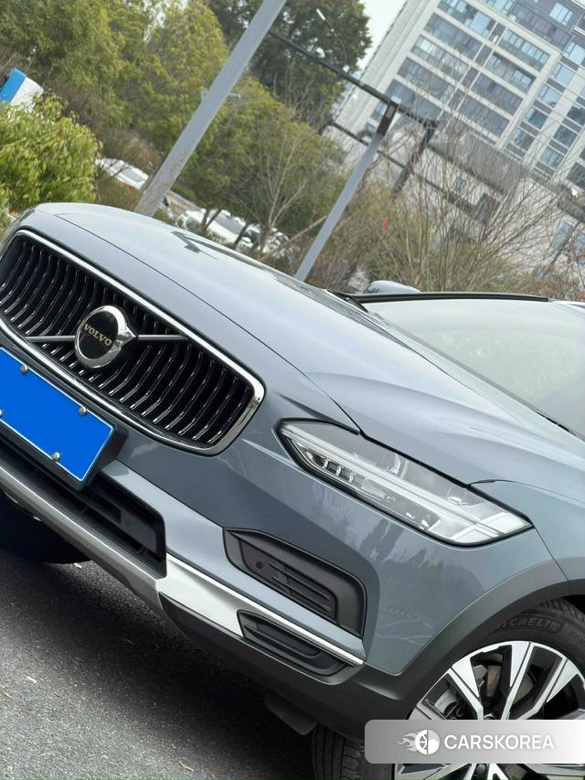 Volvo V90 2023 Серебристо-серый из Китая, фото 4