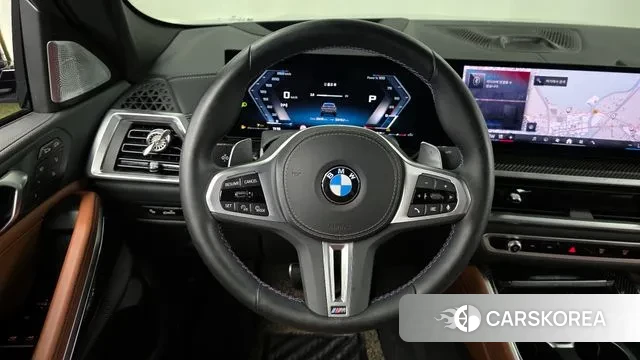 BMW X6 (G06) 2023 Светло-серебряный цвет из Кореи, фото 4