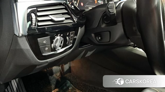 BMW 5 Series (G30) 2018 Серебряный из Кореи, фото 4