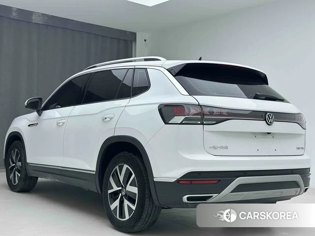 Volkswagen Tanyue 2023 Белый из Китая, фото 4