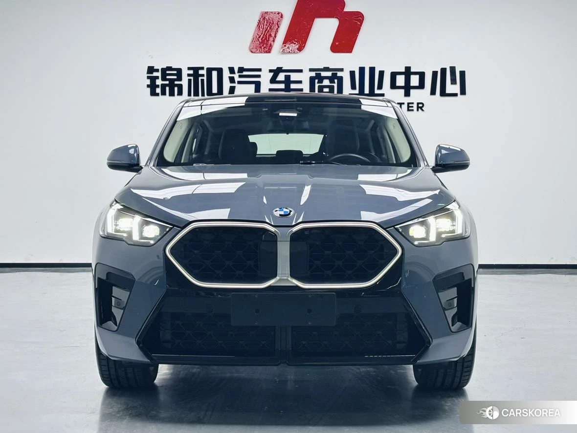 BMW X2 2024 Темно-серый из Китая, фото 4