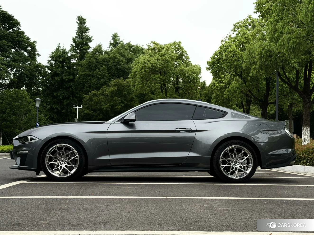 Ford Mustang 2021 Темно-серый из Китая, фото 4