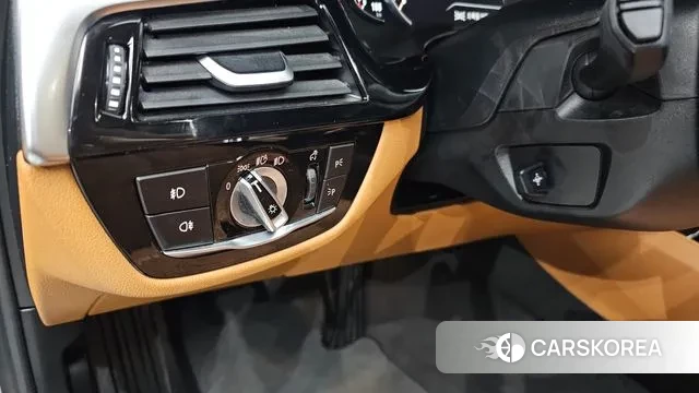 BMW 5 Series (G30) 2018 Серый из Кореи, фото 4